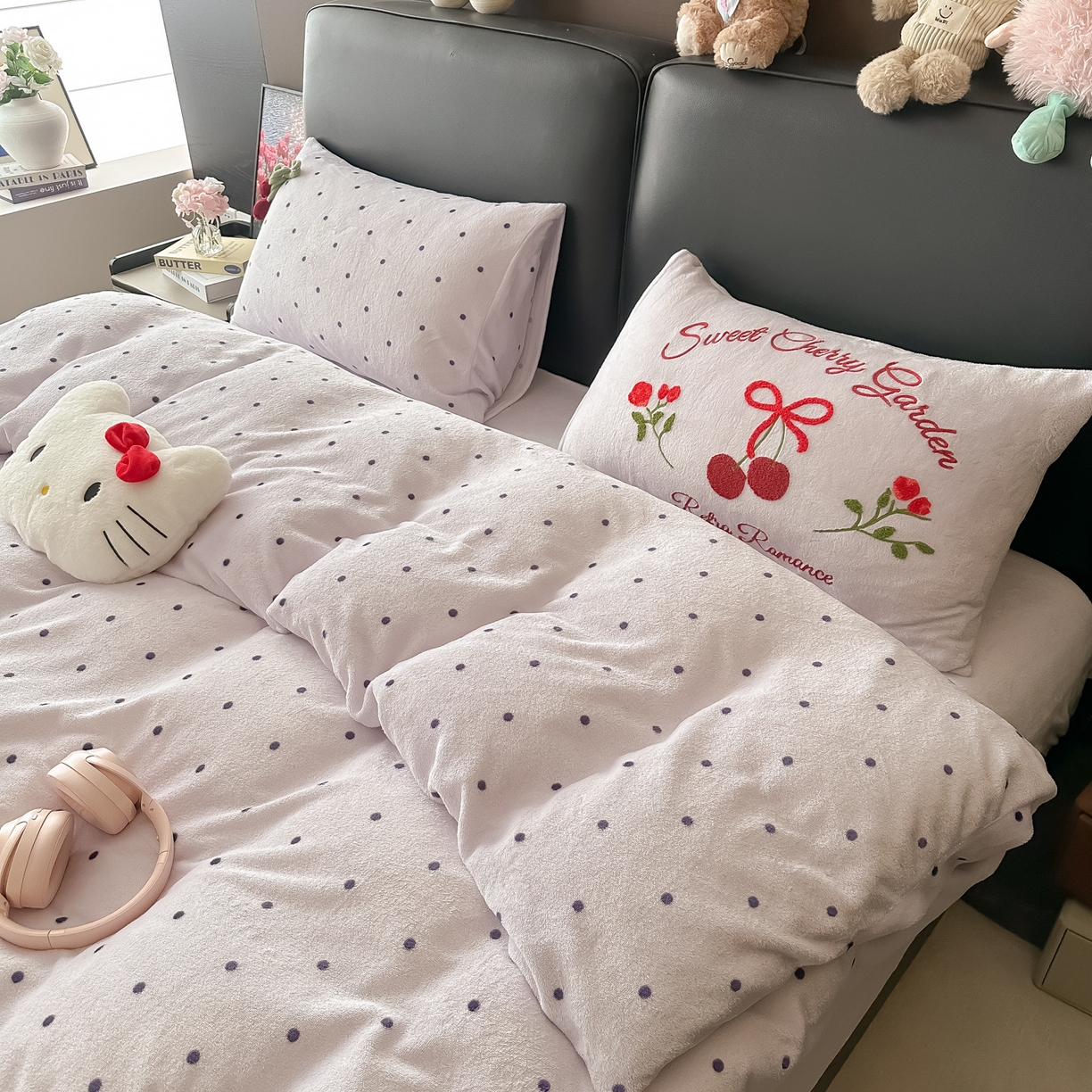 91家纺网 家纺一手货源 找家纺 子钦家纺 2025秋冬新款小红书同款加厚牛奶绒樱桃蝴蝶结款毛巾绣床单床笠四件套-樱桃公主 樱桃公主-紫波点