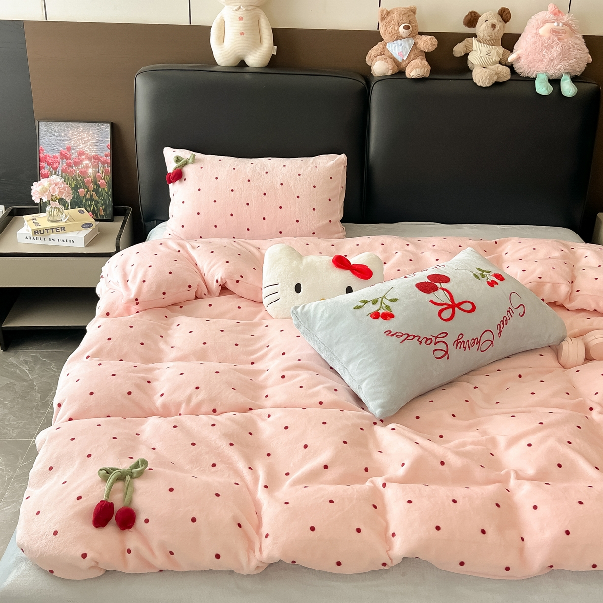 91家纺网 家纺一手货源 找家纺 （总）子钦家纺 2025秋冬新款小红书同款加厚牛奶绒樱桃蝴蝶结款毛巾绣床单床笠四件套-樱桃公主