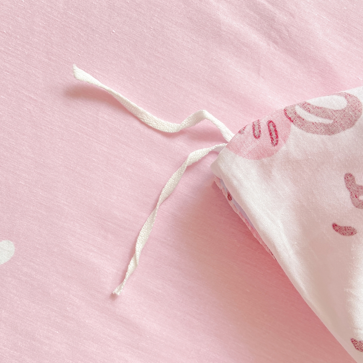 91家纺网 家纺一手货源 找家纺 博雅 2025新款吉伊卡哇正版授权全棉卡通印花四件套 粉色吉伊卡哇