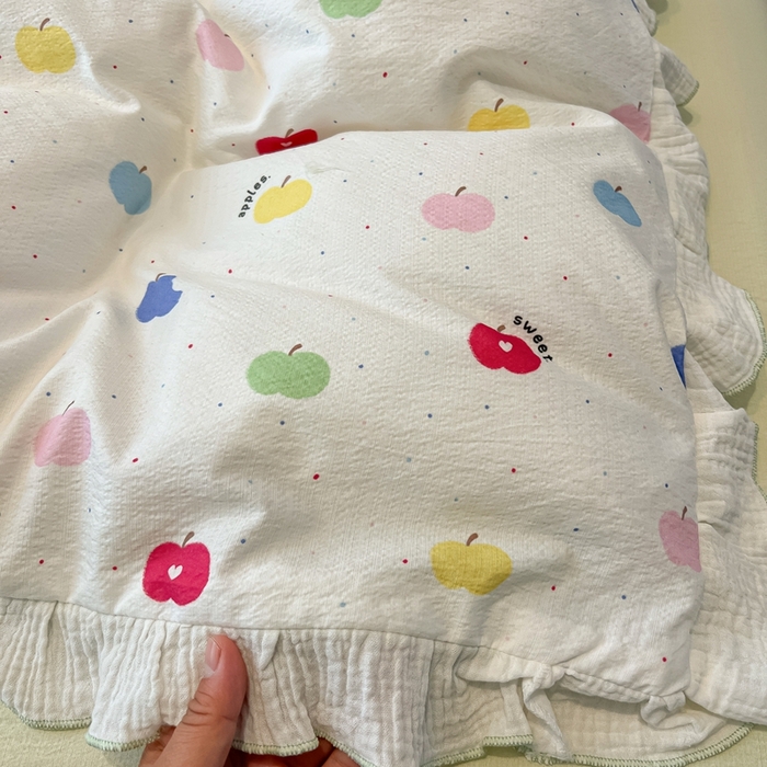 91家纺网 家纺一手货源 找家纺 繁花家居 2025新款高弹线云感木棉多层纱花边超软四件套-风格二 彩色苹果