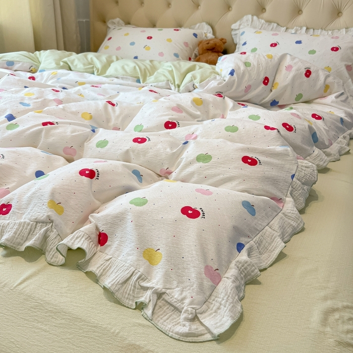 91家纺网 家纺一手货源 找家纺 繁花家居 2025新款高弹线云感木棉多层纱花边超软四件套-风格二 彩色苹果