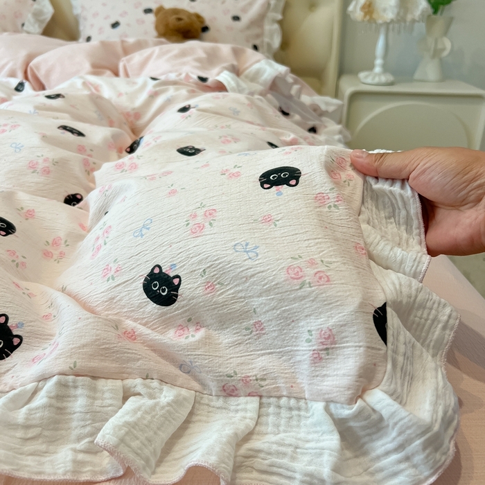 91家纺网 家纺一手货源 找家纺 繁花家居 2025新款高弹线云感木棉多层纱花边超软四件套-风格二 黑猫花花