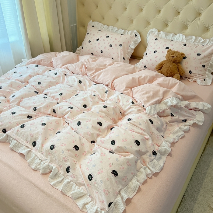 91家纺网 家纺一手货源 找家纺 繁花家居 2025新款高弹线云感木棉多层纱花边超软四件套-风格二 黑猫花花