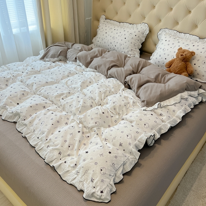 91家纺网 家纺一手货源 找家纺 繁花家居 2025新款高弹线云感木棉多层纱花边超软四件套-风格二 回头小猫