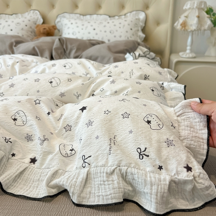 91家纺网 家纺一手货源 找家纺 繁花家居 2025新款高弹线云感木棉多层纱花边超软四件套-风格二 回头小猫