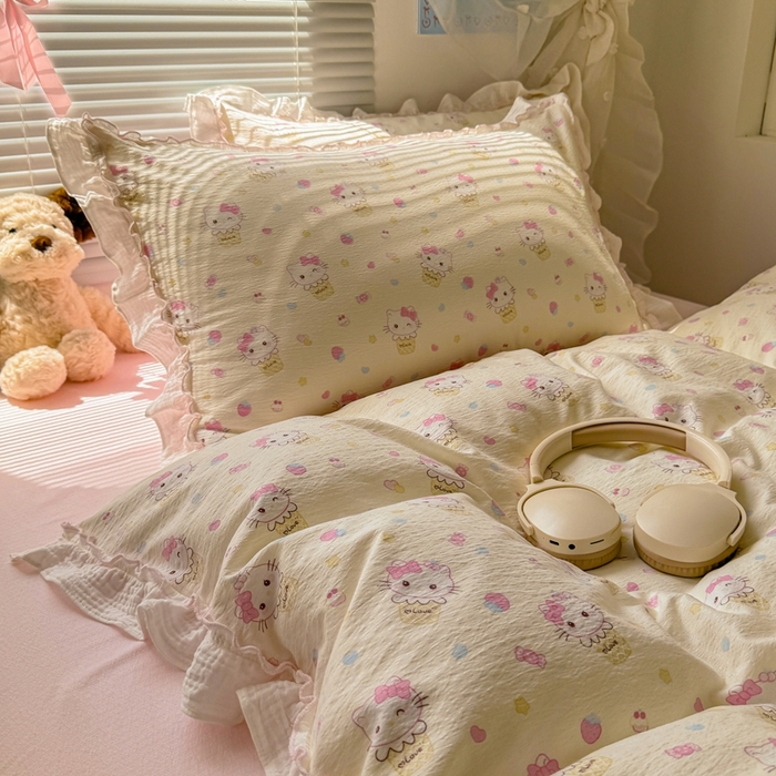 91家纺网 家纺一手货源 找家纺 繁花家居 2025新款高弹线云感木棉多层纱花边超软四件套-风格二 圣代甜喵-米