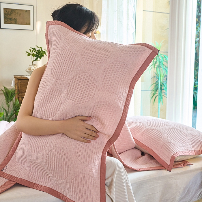 91家纺网 家纺一手货源 找家纺 （总）棠薇家纺 2025新款提花绑带款枕巾棉纱布枕巾夹棉枕头巾