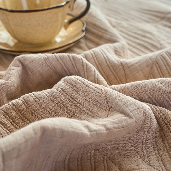 91家纺网 家纺一手货源 找家纺 棠薇家纺 2025新款提花绑带款枕巾棉纱布枕巾夹棉枕头巾 纯色圆圈驼