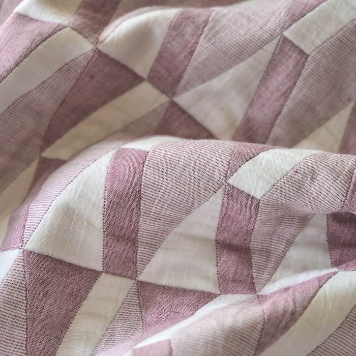 91家纺网 家纺一手货源 找家纺 棠薇家纺 2025新款提花绑带款枕巾棉纱布枕巾夹棉枕头巾 菱格紫