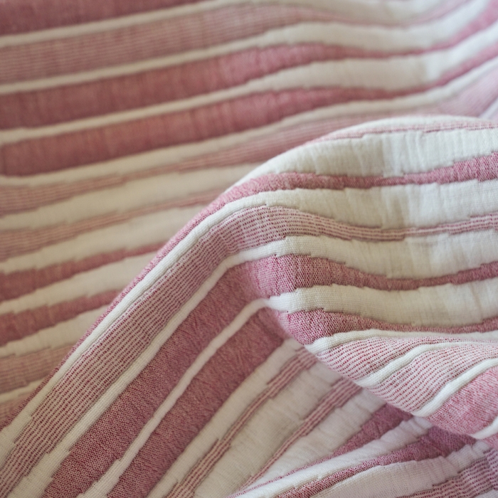 91家纺网 家纺一手货源 找家纺 棠薇家纺 2025新款提花绑带款枕巾棉纱布枕巾夹棉枕头巾 素练浮光紫