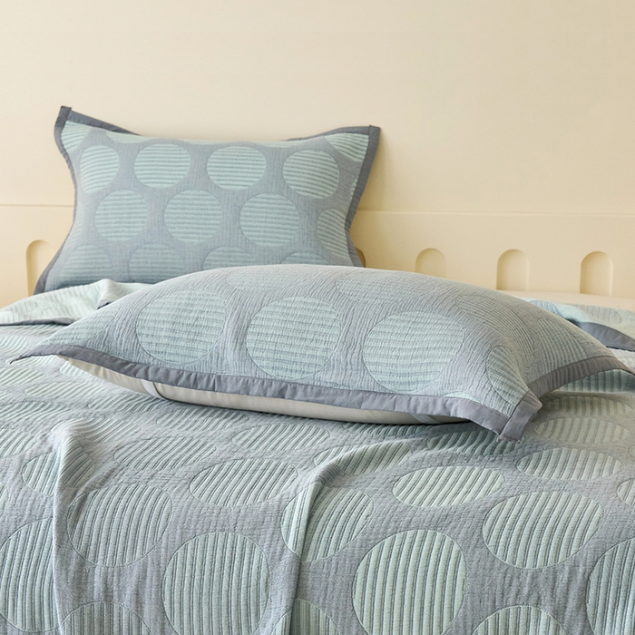 91家纺网 家纺一手货源 找家纺 棠薇家纺 2025新款提花绑带款枕巾棉纱布枕巾夹棉枕头巾 圆点生活