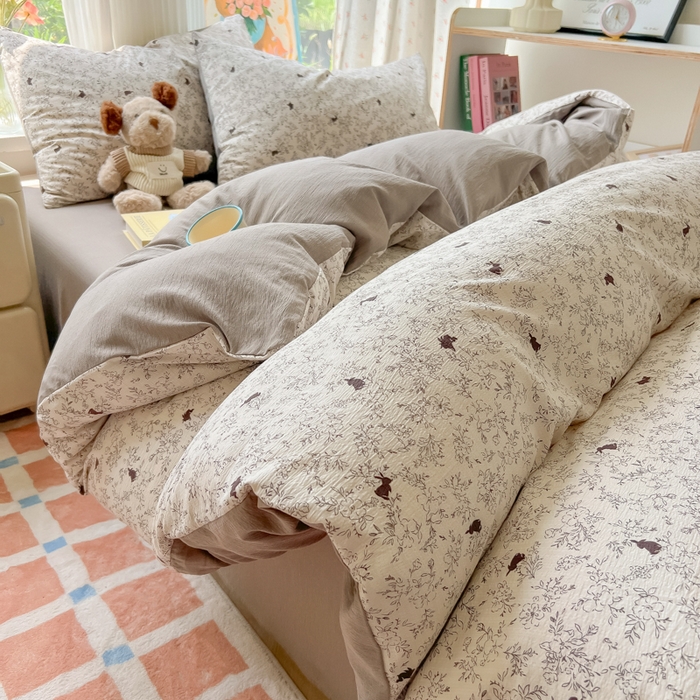 91家纺网 家纺一手货源 找家纺 （总）玉海棠家纺 2025新款云感提花双层纱印花系列四件套-场景二