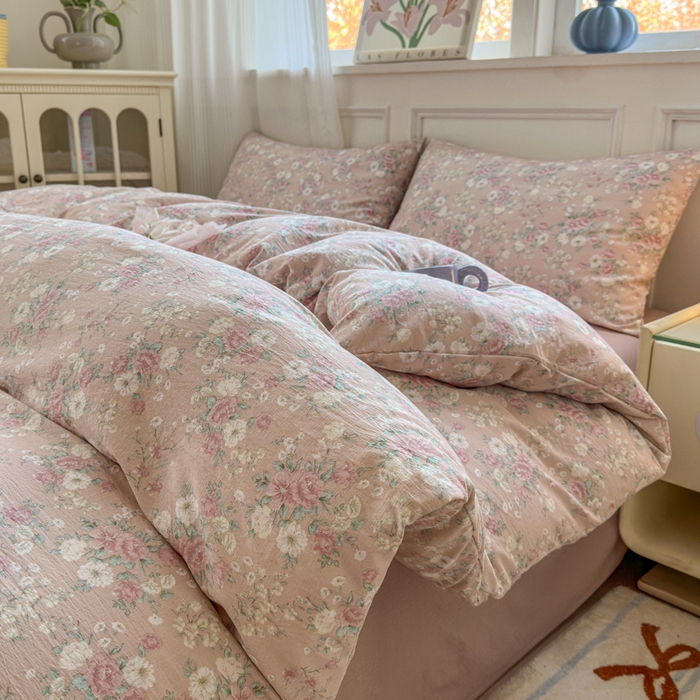 91家纺网 家纺一手货源 找家纺 （总）玉海棠家纺 2025新款云感提花双层纱印花系列四件套-场景二