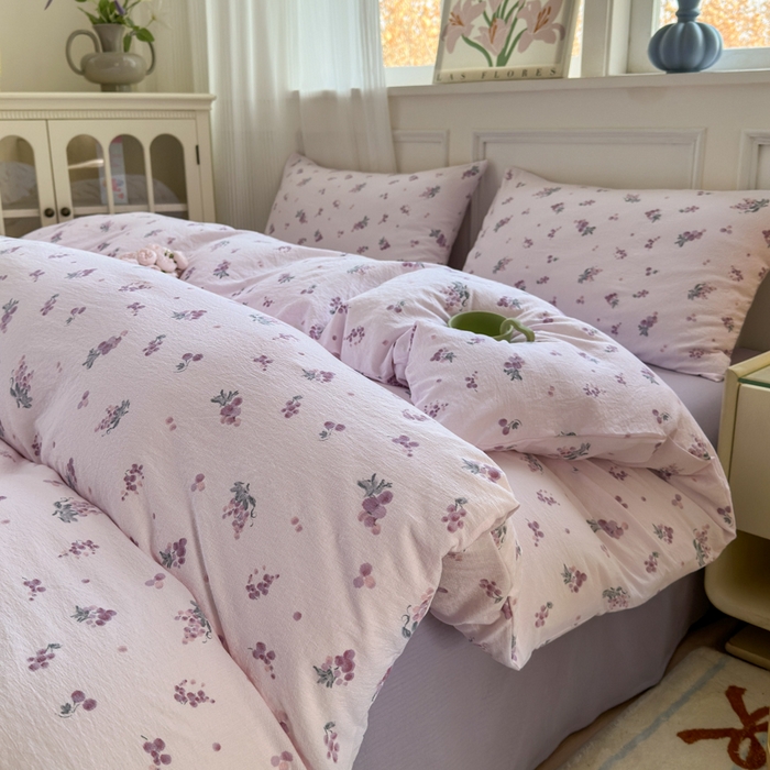 91家纺网 家纺一手货源 找家纺 （总）玉海棠家纺 2025新款云感提花双层纱印花系列四件套-场景二