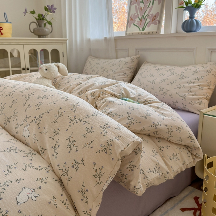 91家纺网 家纺一手货源 找家纺 （总）玉海棠家纺 2025新款云感提花双层纱印花系列四件套-场景二