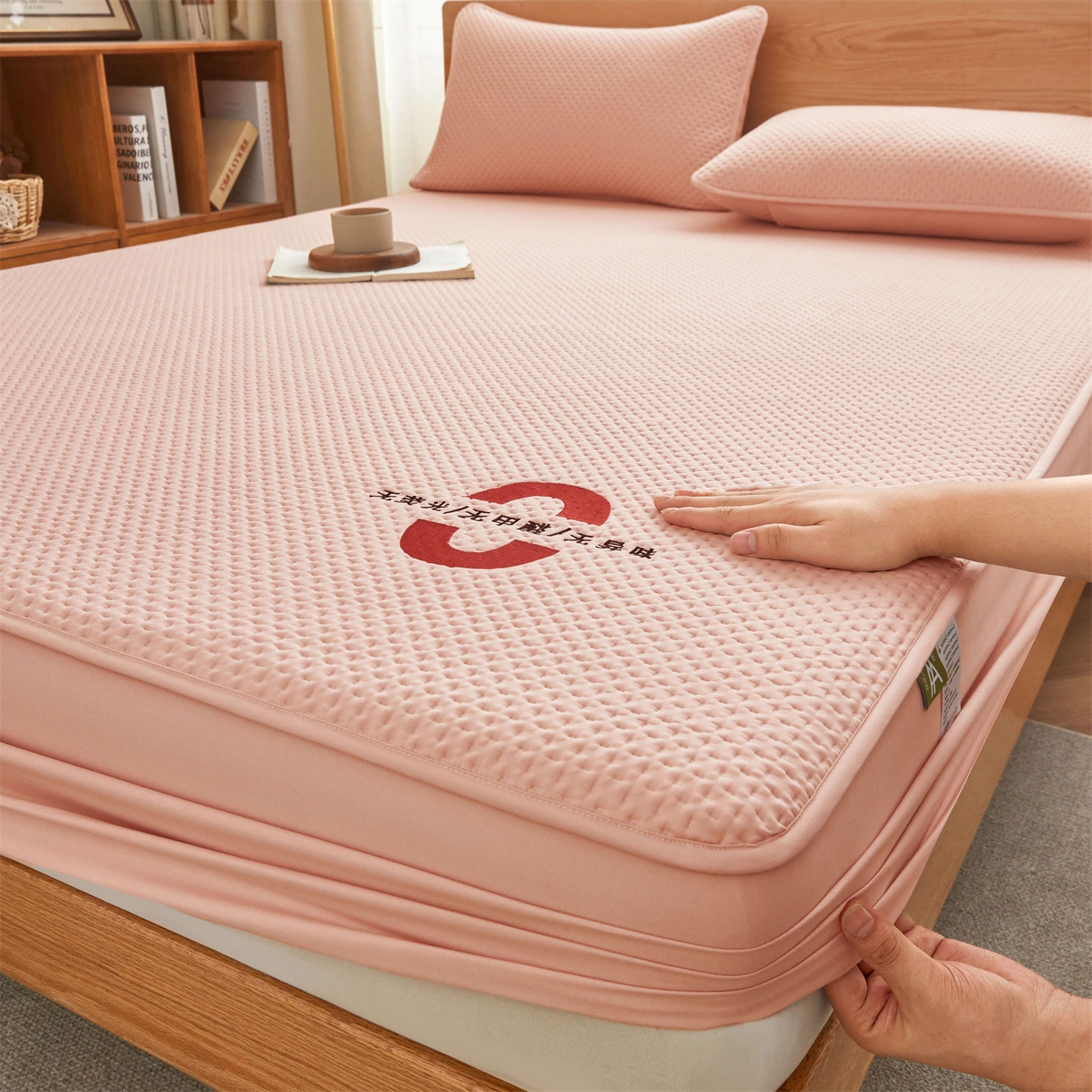 91家纺网 家纺一手货源 找家纺 居眠 2025新款安睡-防水棉花床笠 安睡-粉