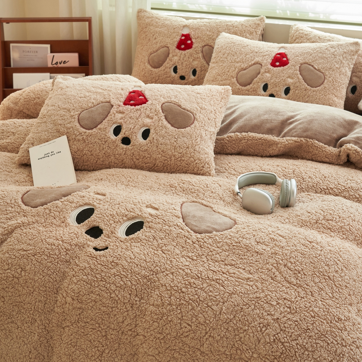 晨曦家纺 2025贴布绣刺绣工艺羊羔绒牛奶绒四件套 呆萌小狗-咖