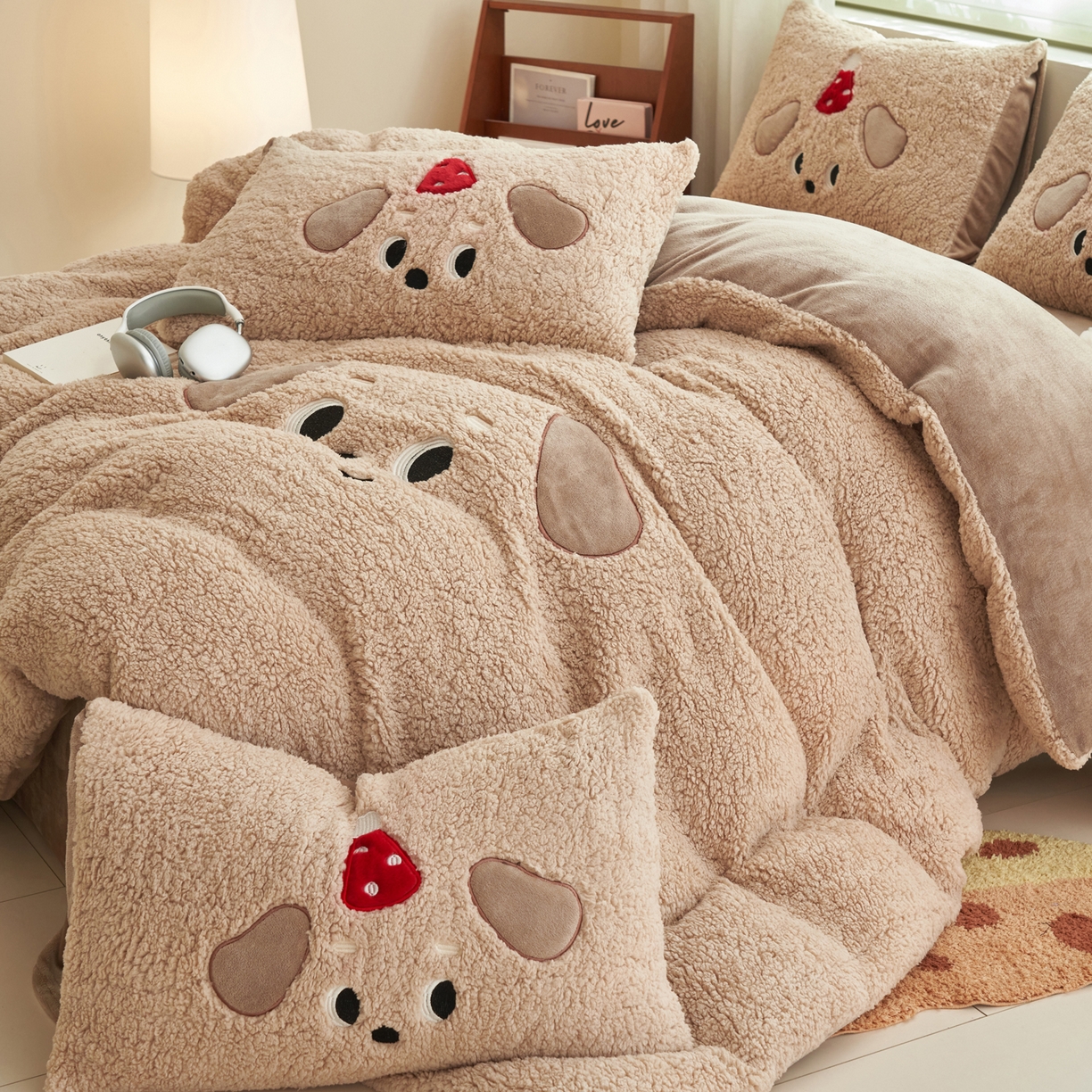 91家纺网 家纺一手货源 找家纺 晨曦家纺 2025贴布绣刺绣工艺羊羔绒牛奶绒四件套 呆萌小狗-咖