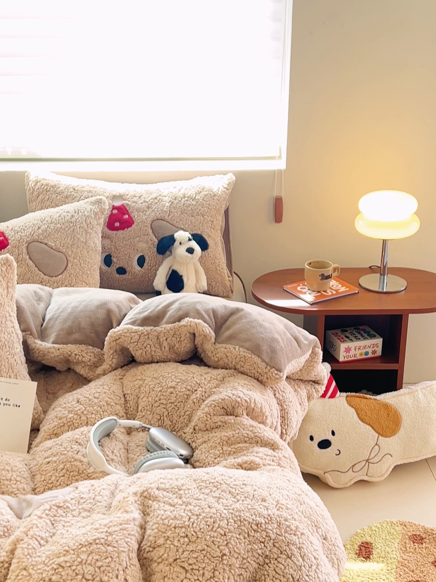 91家纺网 家纺一手货源 找家纺 晨曦家纺 2025贴布绣刺绣工艺羊羔绒牛奶绒四件套 呆萌小狗-咖