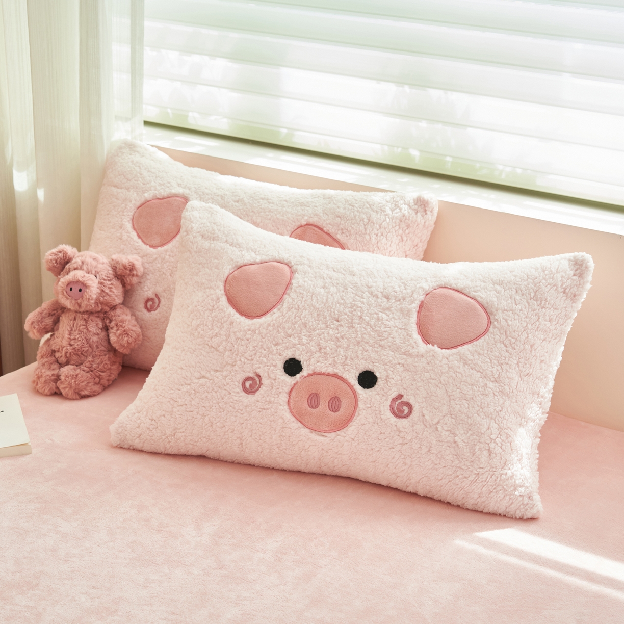 91家纺网 家纺一手货源 找家纺 晨曦家纺 2025贴布绣刺绣工艺羊羔绒牛奶绒四件套 粉佩奇