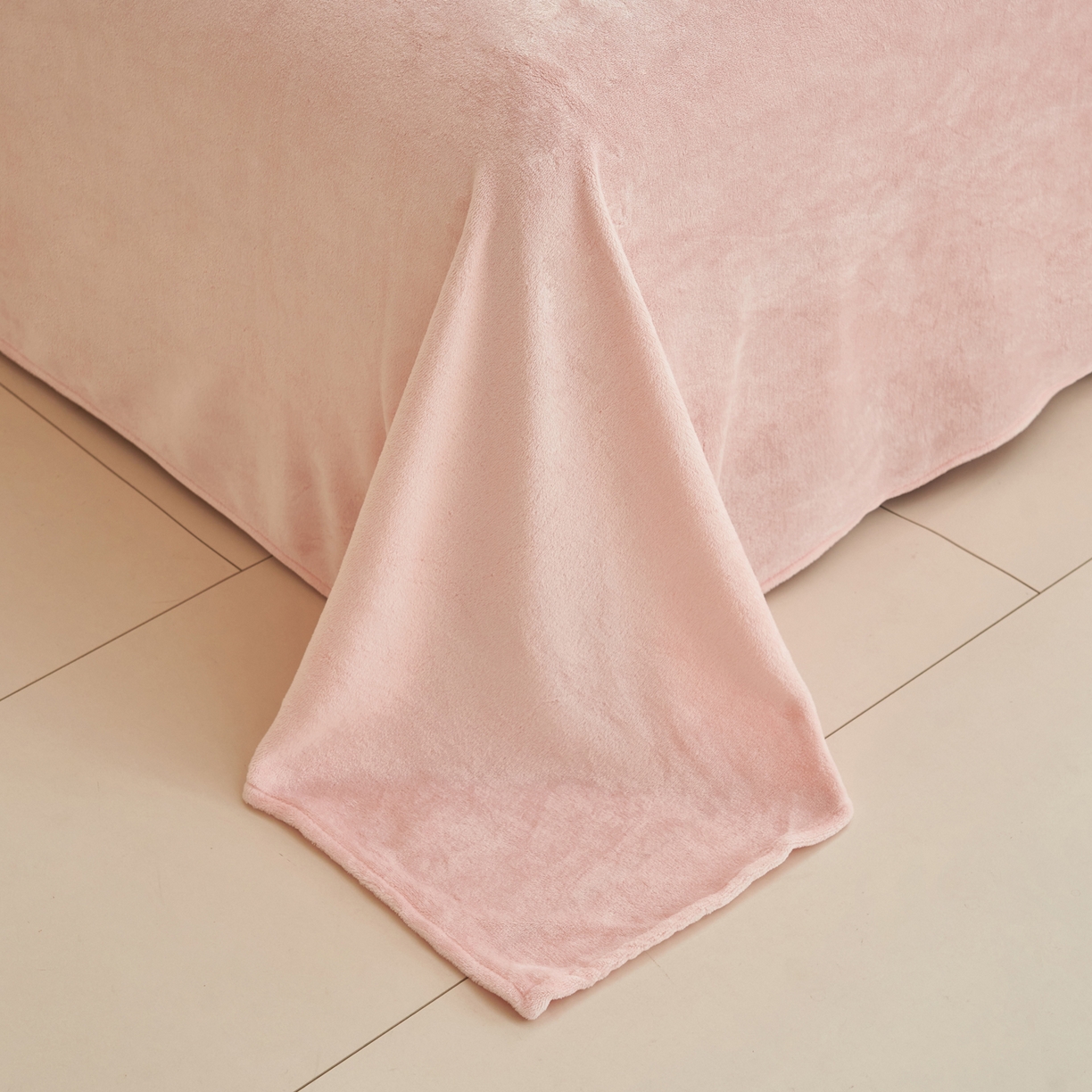 91家纺网 家纺一手货源 找家纺 晨曦家纺 2025贴布绣刺绣工艺羊羔绒牛奶绒四件套 粉佩奇