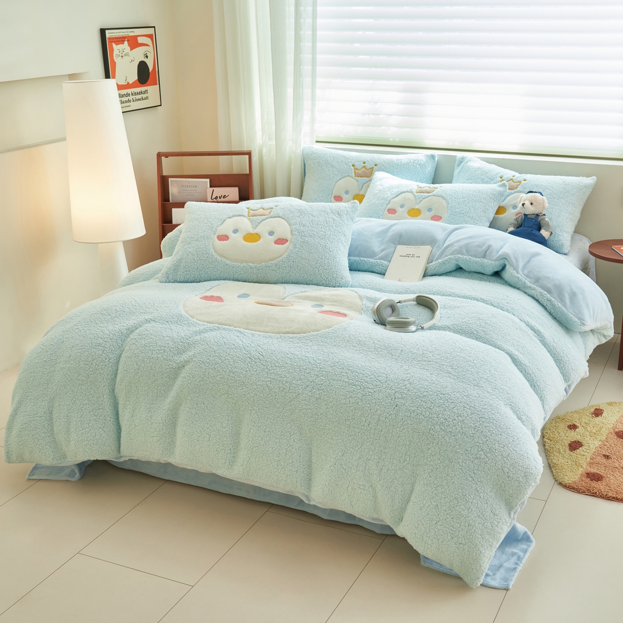 91家纺网 家纺一手货源 找家纺 晨曦家纺 2025贴布绣刺绣工艺羊羔绒牛奶绒四件套 可爱企鹅