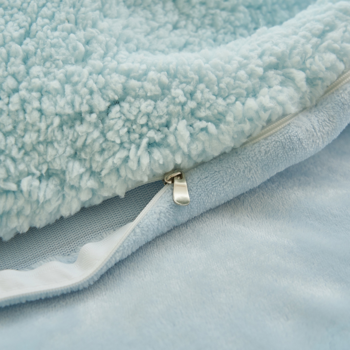 91家纺网 家纺一手货源 找家纺 晨曦家纺 2025贴布绣刺绣工艺羊羔绒牛奶绒四件套 可爱企鹅