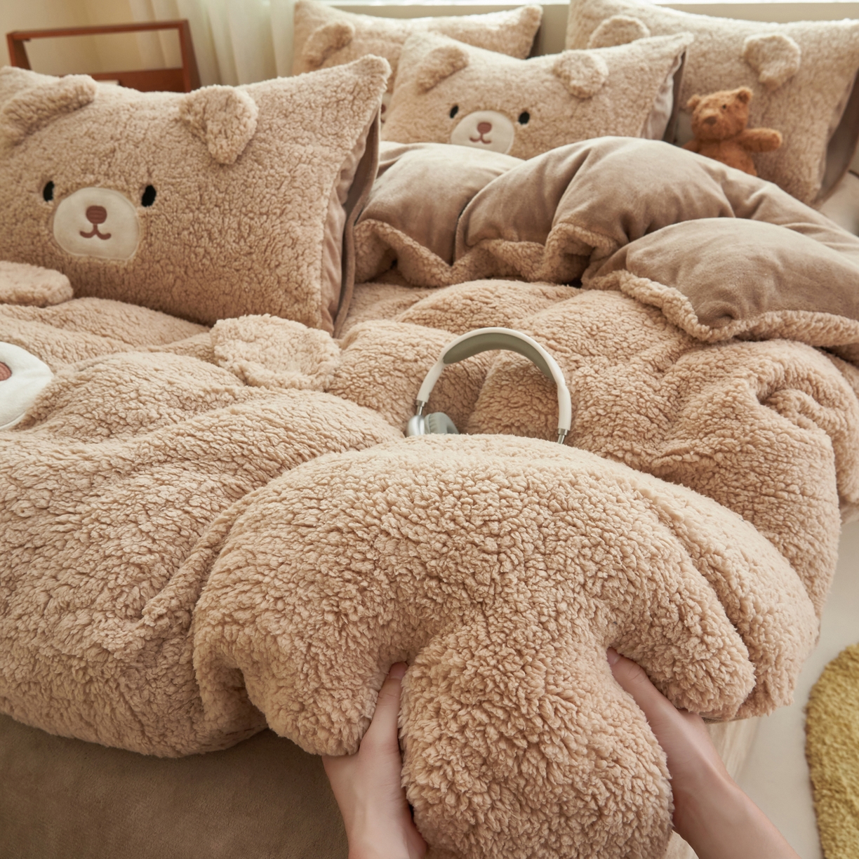 91家纺网 家纺一手货源 找家纺 晨曦家纺 2025贴布绣刺绣工艺羊羔绒牛奶绒四件套 熊宝