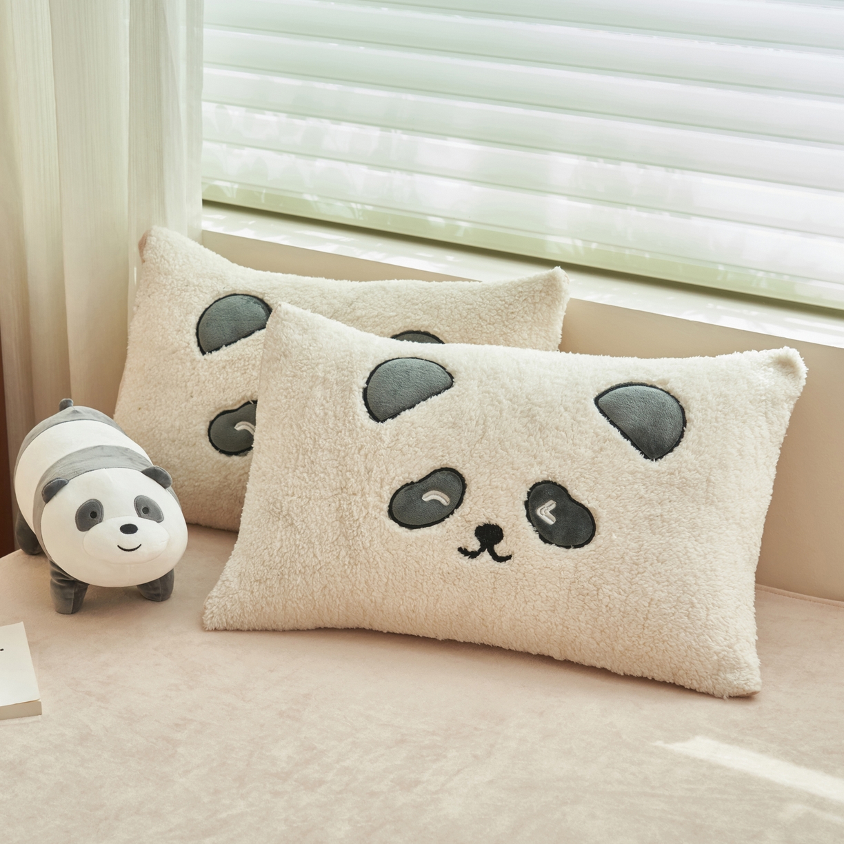 91家纺网 家纺一手货源 找家纺 晨曦家纺 2025贴布绣刺绣工艺羊羔绒牛奶绒四件套 熊猫宝贝