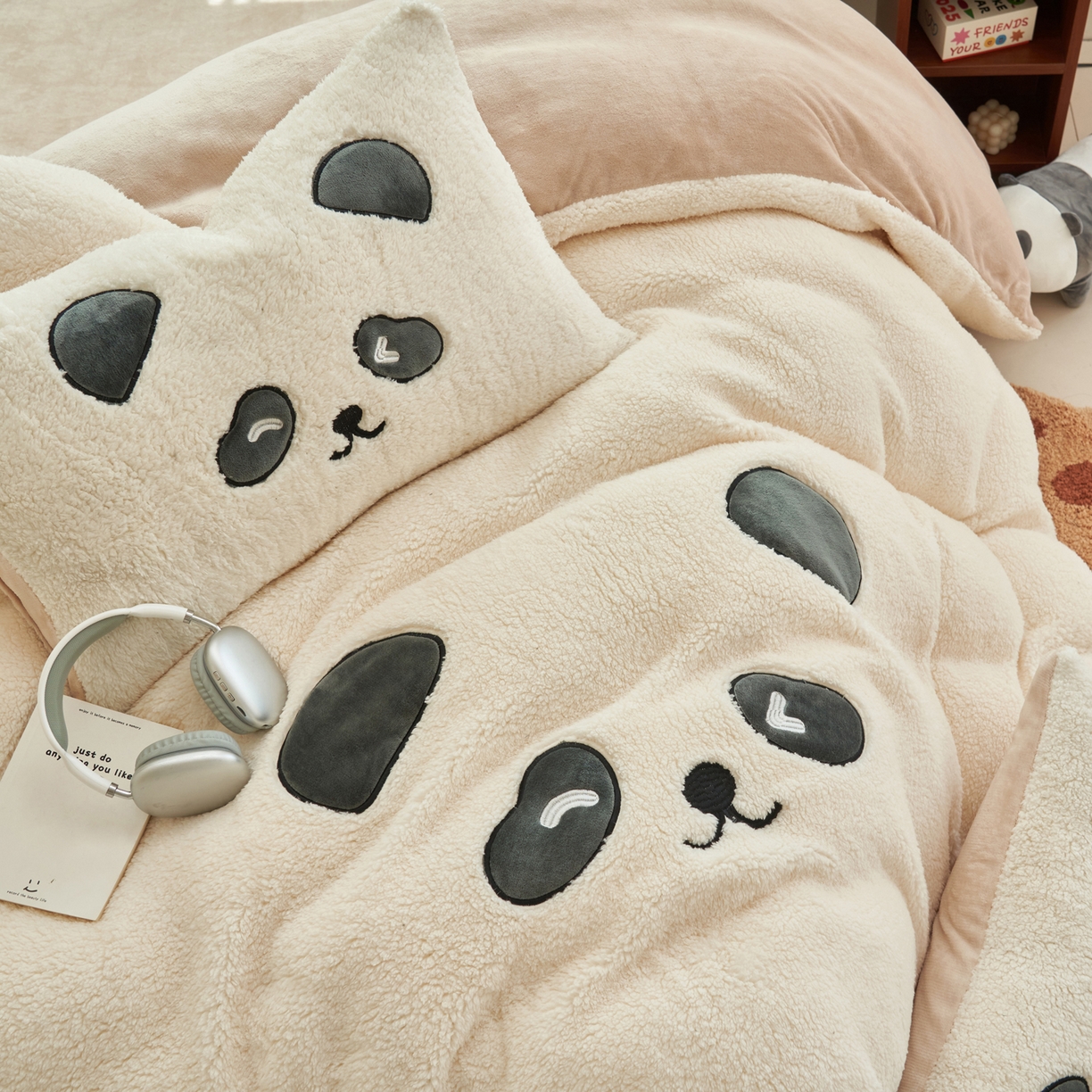 91家纺网 家纺一手货源 找家纺 晨曦家纺 2025贴布绣刺绣工艺羊羔绒牛奶绒四件套 熊猫宝贝