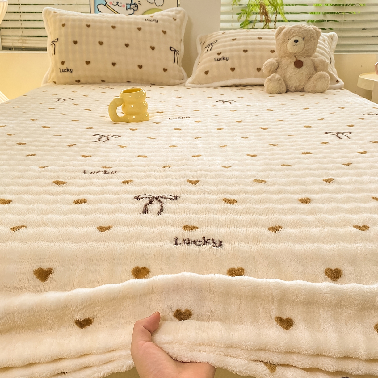 91家纺网 家纺一手货源 找家纺 （总）眠势力 2025新款暖绒泡泡床笠单件冬季保暖床罩牛奶绒床垫保护套