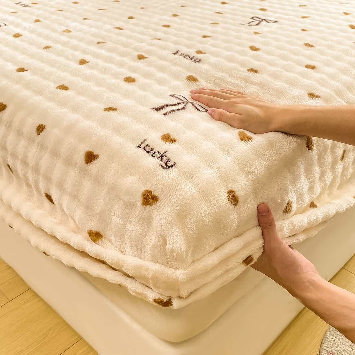 91家纺网 家纺一手货源 找家纺 （总）眠势力 2025新款暖绒泡泡床笠单件冬季保暖床罩牛奶绒床垫保护套