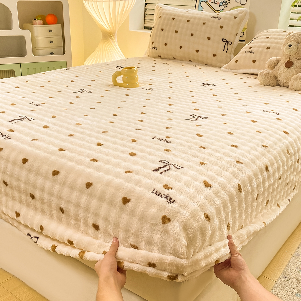 91家纺网 家纺一手货源 找家纺 （总）眠势力 2025新款暖绒泡泡床笠单件冬季保暖床罩牛奶绒床垫保护套