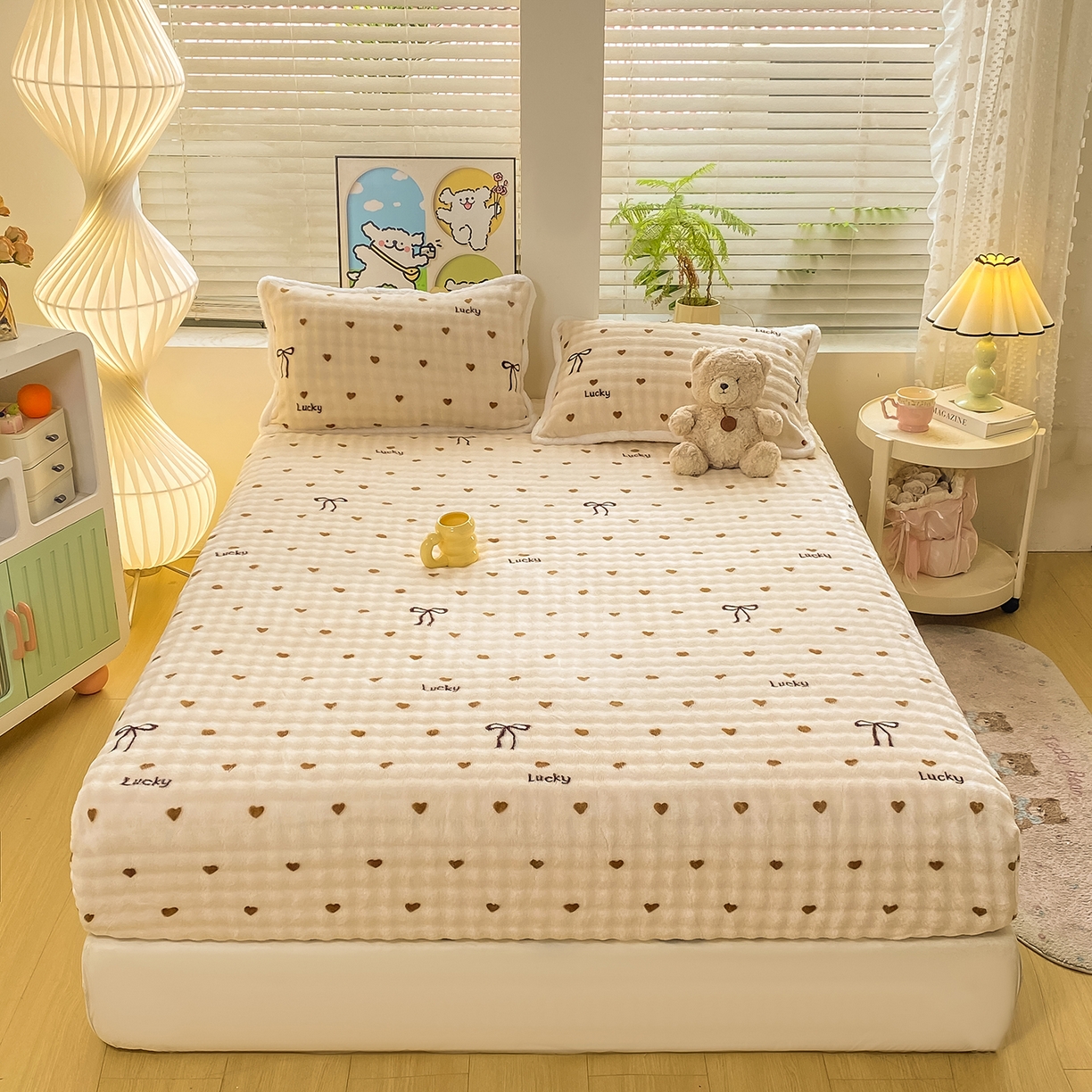 91家纺网 家纺一手货源 找家纺 眠势力 2025新款暖绒泡泡床笠单件冬季保暖床罩牛奶绒床垫保护套 爱心咖【暖绒泡泡床笠】