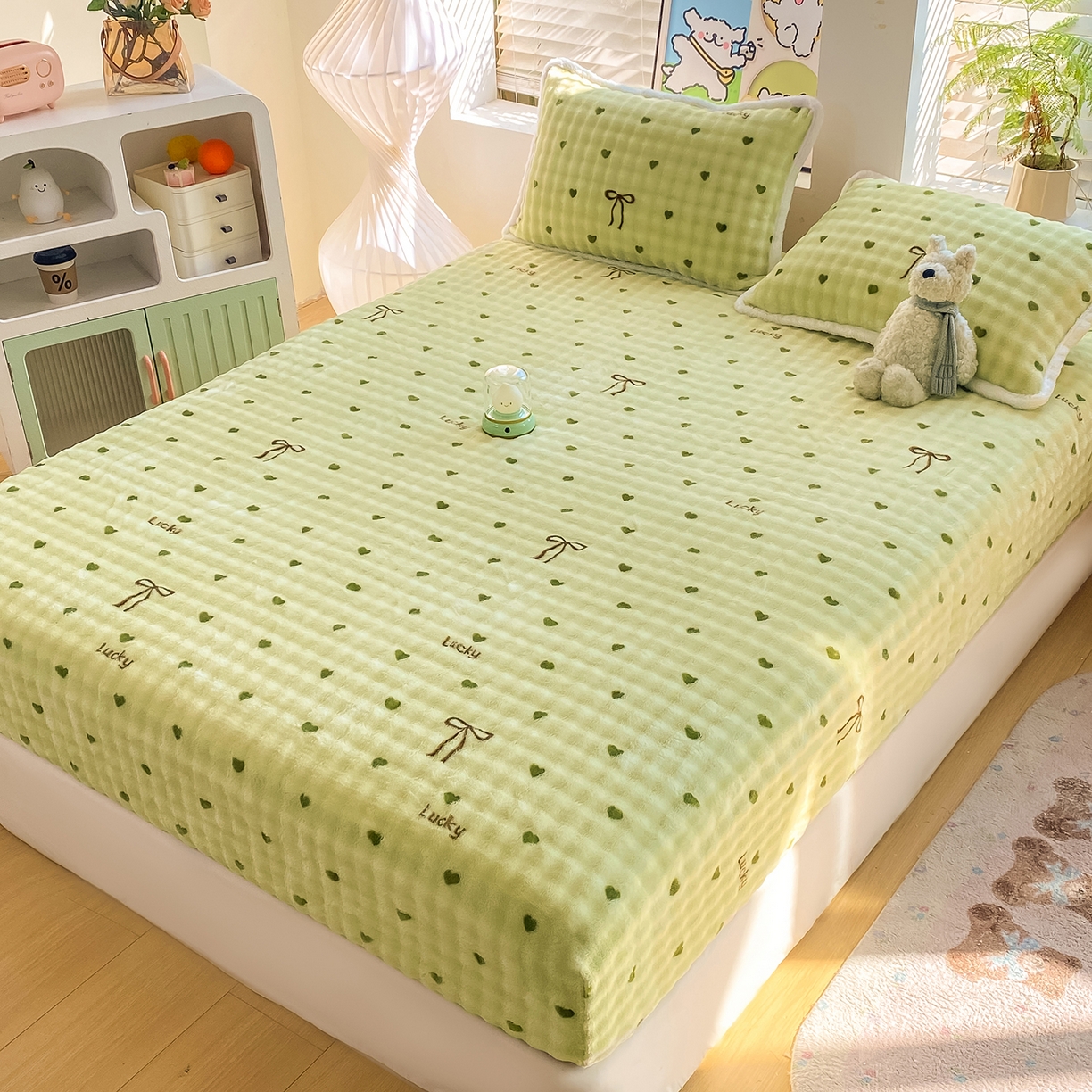 91家纺网 家纺一手货源 找家纺 眠势力 2025新款暖绒泡泡床笠单件冬季保暖床罩牛奶绒床垫保护套 爱心绿【暖绒泡泡床笠】