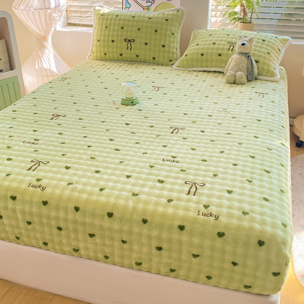 91家纺网 家纺一手货源 找家纺 眠势力 2025新款暖绒泡泡床笠单件冬季保暖床罩牛奶绒床垫保护套 爱心绿【暖绒泡泡床笠】