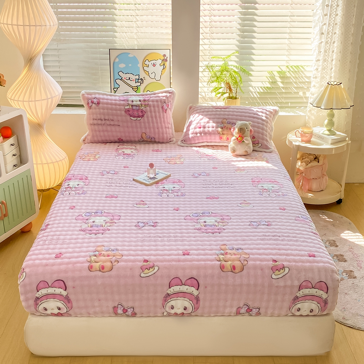 91家纺网 家纺一手货源 找家纺 眠势力 2025新款暖绒泡泡床笠单件冬季保暖床罩牛奶绒床垫保护套 蛋糕兔兔【暖绒泡泡床笠】