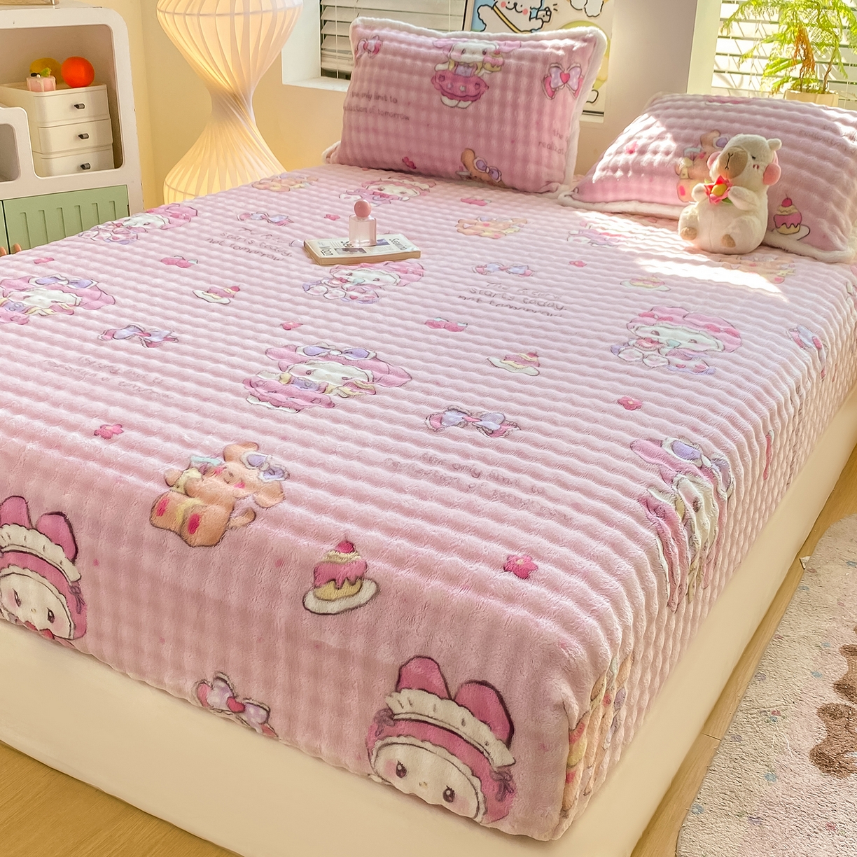 91家纺网 家纺一手货源 找家纺 眠势力 2025新款暖绒泡泡床笠单件冬季保暖床罩牛奶绒床垫保护套 蛋糕兔兔【暖绒泡泡床笠】