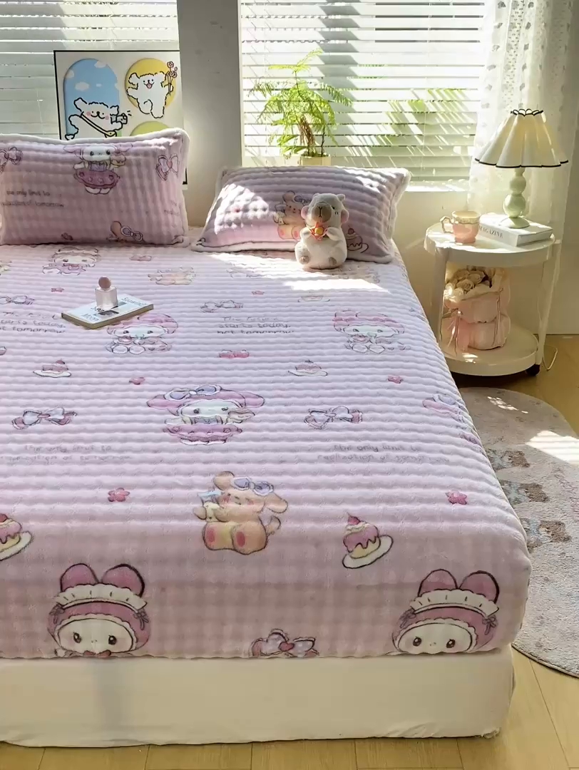 91家纺网 家纺一手货源 找家纺 眠势力 2025新款暖绒泡泡床笠单件冬季保暖床罩牛奶绒床垫保护套 蛋糕兔兔【暖绒泡泡床笠】
