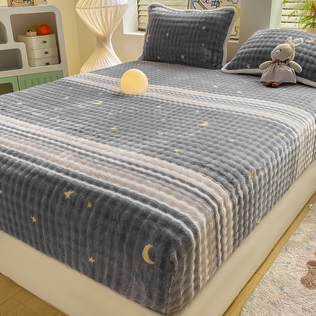 91家纺网 家纺一手货源 找家纺 眠势力 2025新款暖绒泡泡床笠单件冬季保暖床罩牛奶绒床垫保护套 繁星【暖绒泡泡床笠】