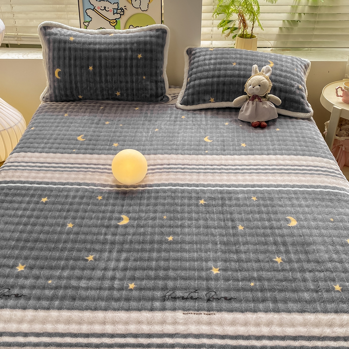 91家纺网 家纺一手货源 找家纺 眠势力 2025新款暖绒泡泡床笠单件冬季保暖床罩牛奶绒床垫保护套 繁星【暖绒泡泡床笠】