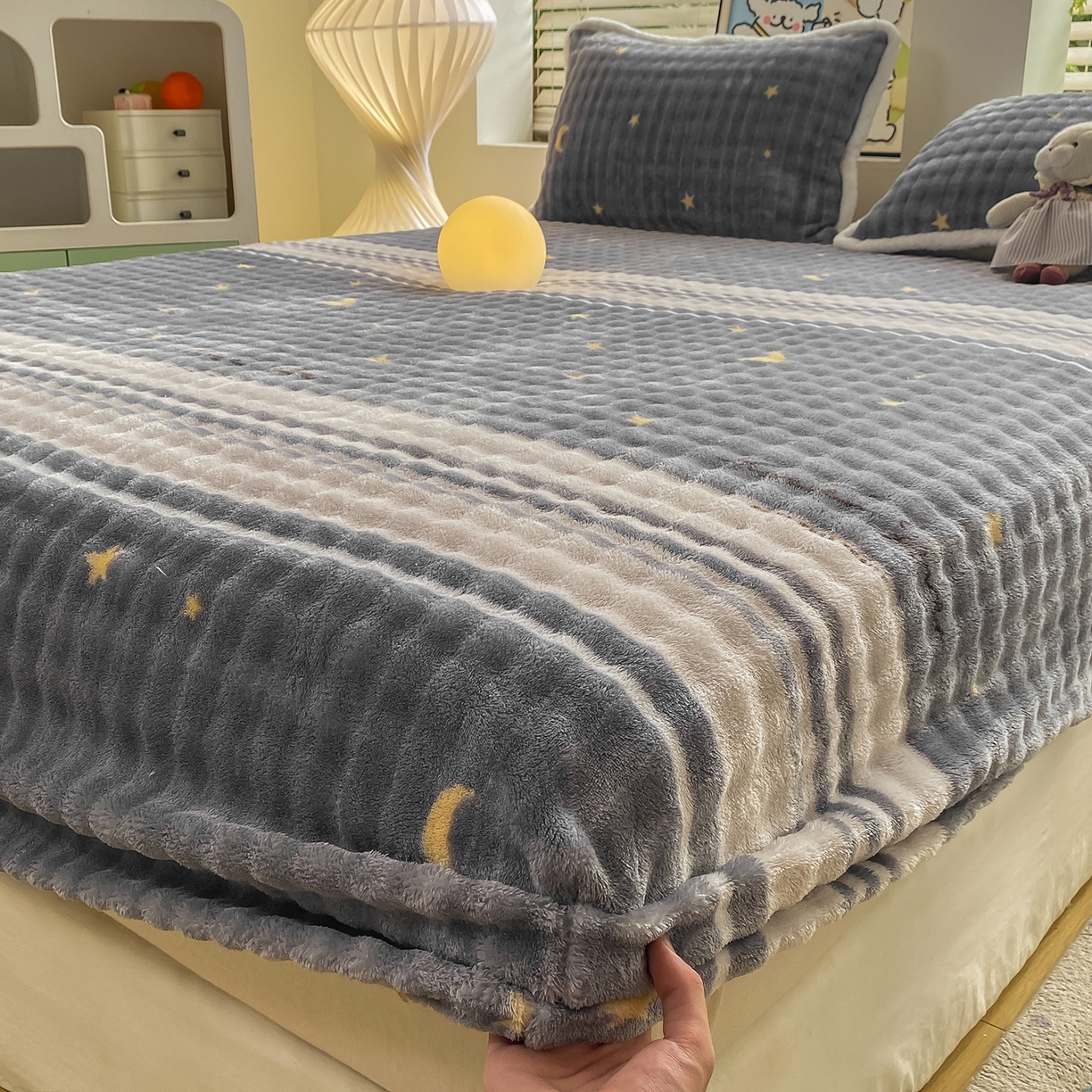 91家纺网 家纺一手货源 找家纺 眠势力 2025新款暖绒泡泡床笠单件冬季保暖床罩牛奶绒床垫保护套 繁星【暖绒泡泡床笠】