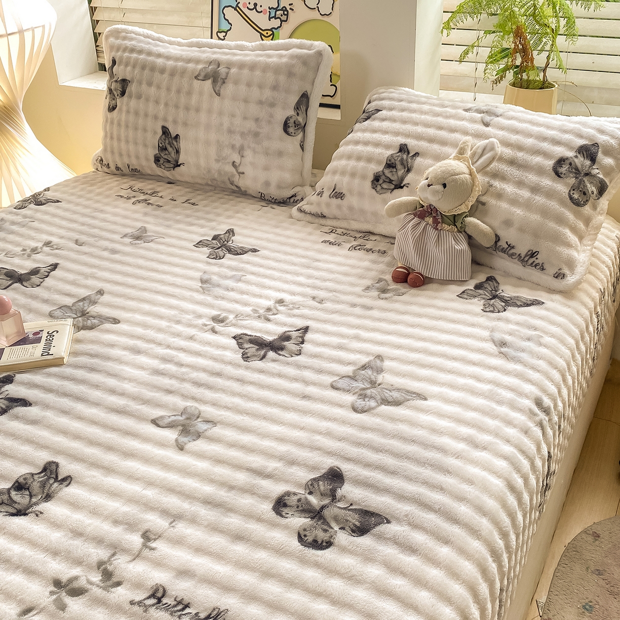 91家纺网 家纺一手货源 找家纺 眠势力 2025新款暖绒泡泡床笠单件冬季保暖床罩牛奶绒床垫保护套 蝴蝶梦境【暖绒泡泡床笠】