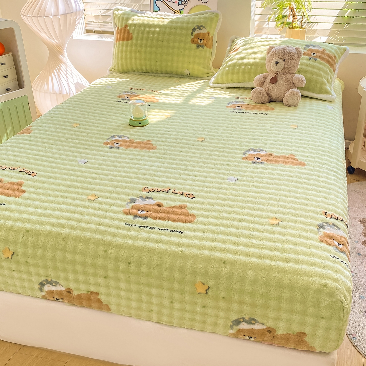 91家纺网 家纺一手货源 找家纺 眠势力 2025新款暖绒泡泡床笠单件冬季保暖床罩牛奶绒床垫保护套 帽子小熊【暖绒泡泡床笠】