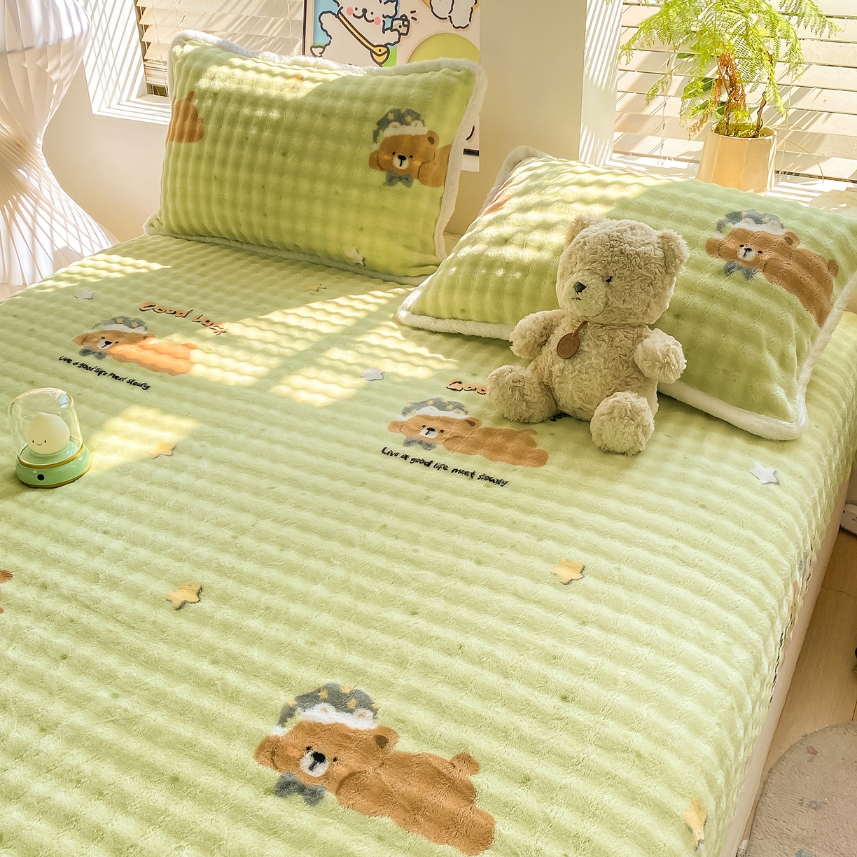 91家纺网 家纺一手货源 找家纺 眠势力 2025新款暖绒泡泡床笠单件冬季保暖床罩牛奶绒床垫保护套 帽子小熊【暖绒泡泡床笠】