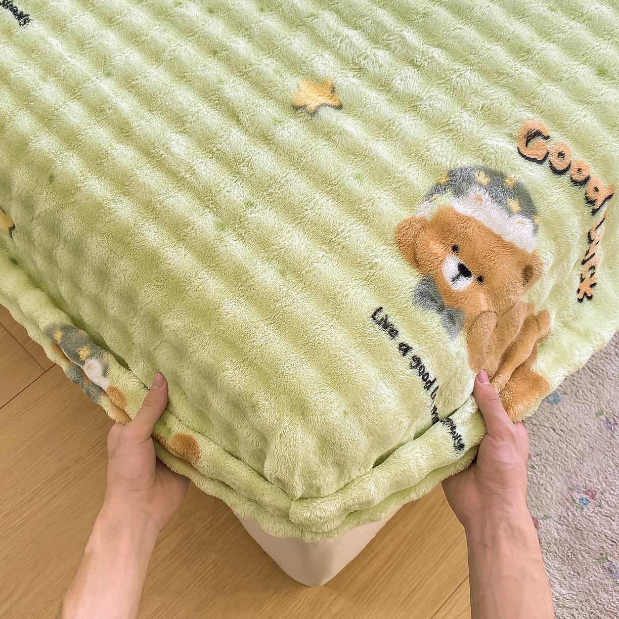 91家纺网 家纺一手货源 找家纺 眠势力 2025新款暖绒泡泡床笠单件冬季保暖床罩牛奶绒床垫保护套 帽子小熊【暖绒泡泡床笠】