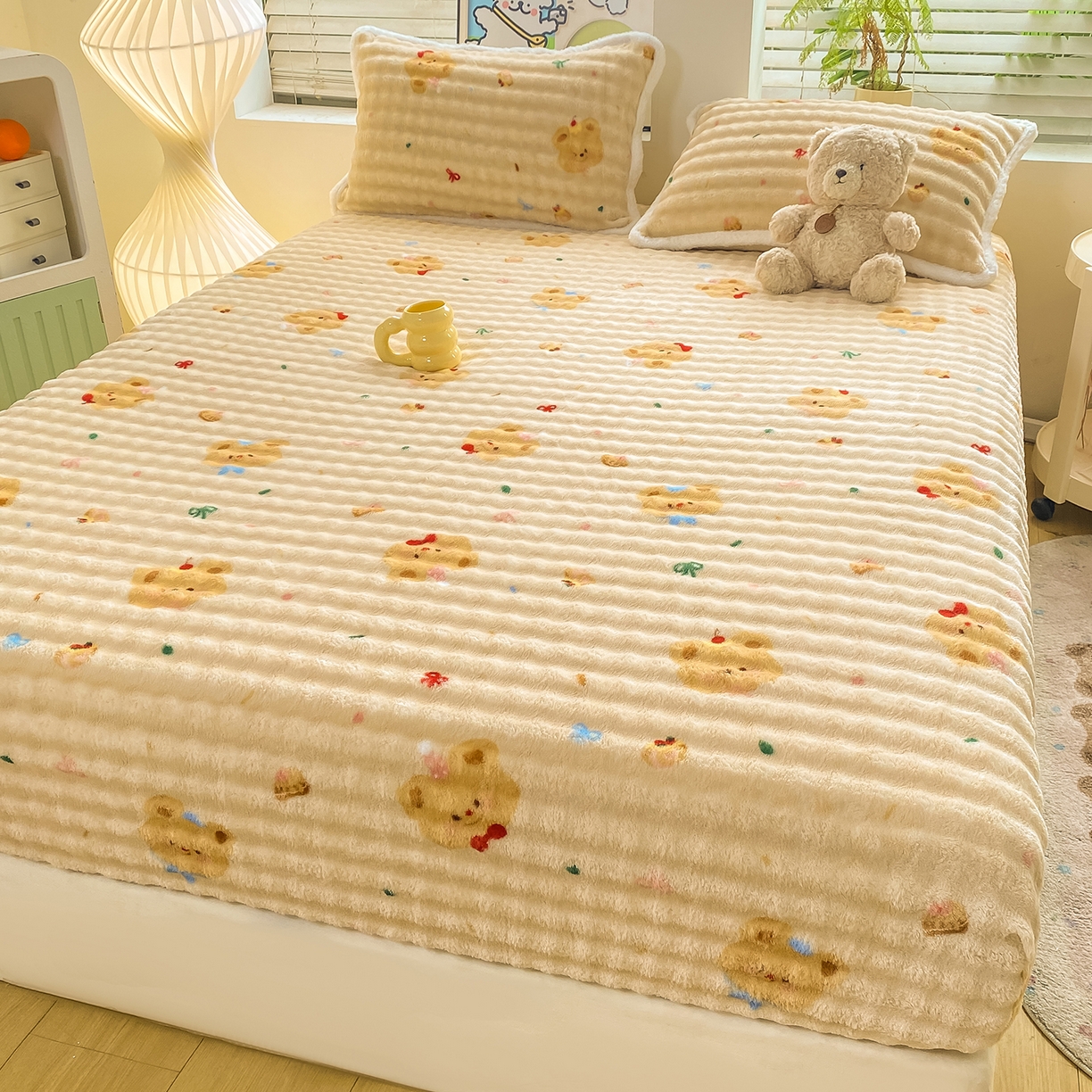 91家纺网 家纺一手货源 找家纺 眠势力 2025新款暖绒泡泡床笠单件冬季保暖床罩牛奶绒床垫保护套 奶油小熊【暖绒泡泡床笠】