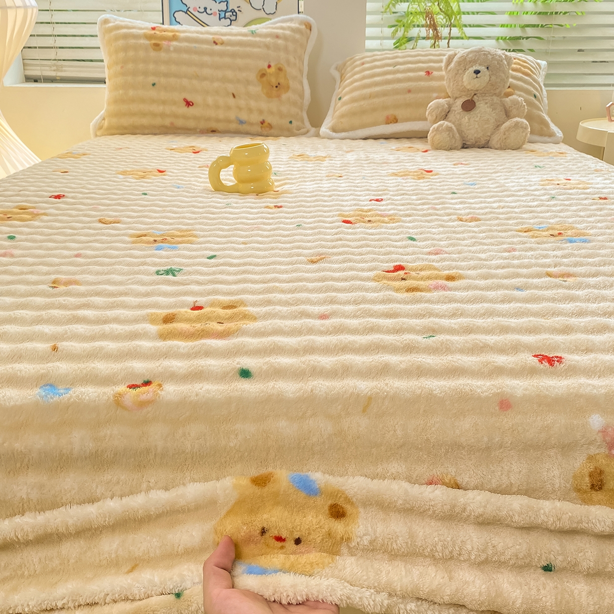 91家纺网 家纺一手货源 找家纺 眠势力 2025新款暖绒泡泡床笠单件冬季保暖床罩牛奶绒床垫保护套 奶油小熊【暖绒泡泡床笠】