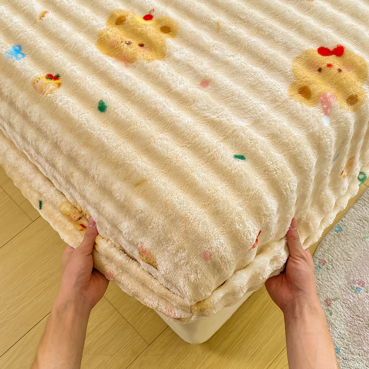 91家纺网 家纺一手货源 找家纺 眠势力 2025新款暖绒泡泡床笠单件冬季保暖床罩牛奶绒床垫保护套 奶油小熊【暖绒泡泡床笠】