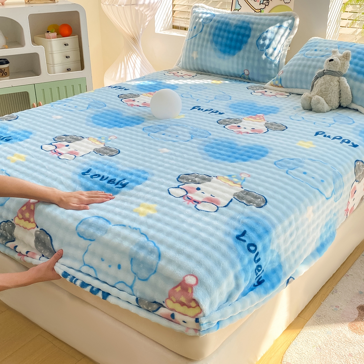 91家纺网 家纺一手货源 找家纺 眠势力 2025新款暖绒泡泡床笠单件冬季保暖床罩牛奶绒床垫保护套 趴趴狗【暖绒泡泡床笠】